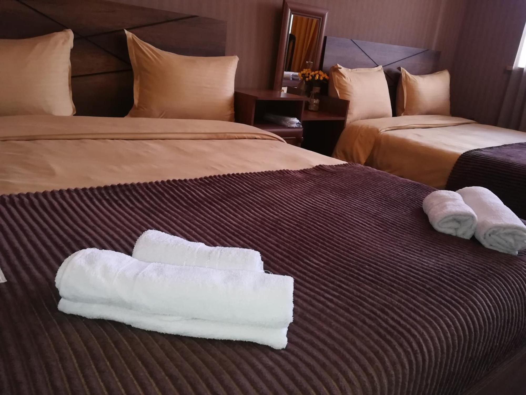 Golden Gate Hotel Akhaltsikhe  Ngoại thất bức ảnh
